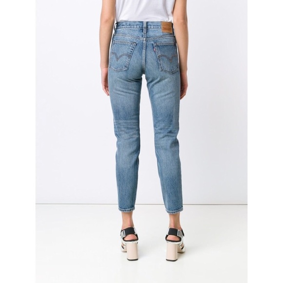 LAST ONE Leviโs Iconic Selvedged Wedgie Fit Jeans - Picture 4 of 8